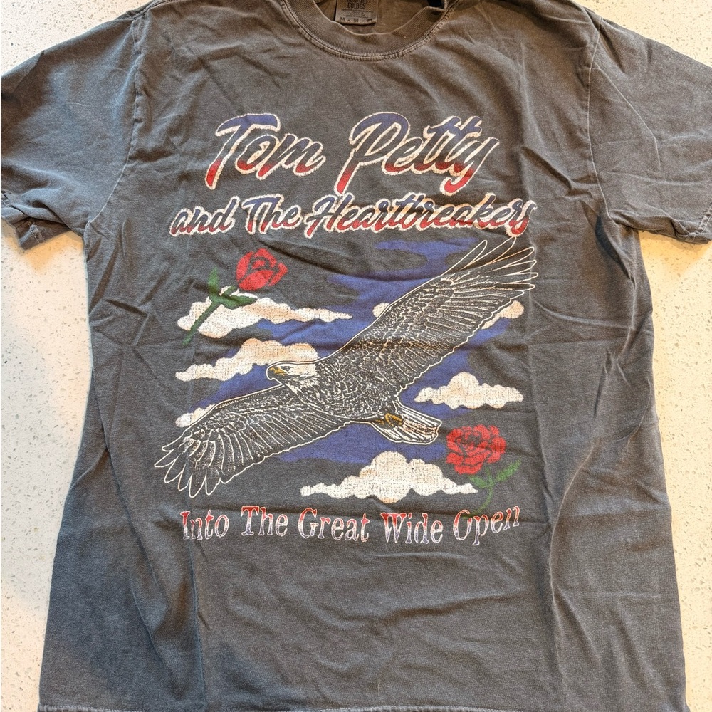 Tom Petty and the Heartbreakers Graphic T-Shirt Comfort Colors Size Medium